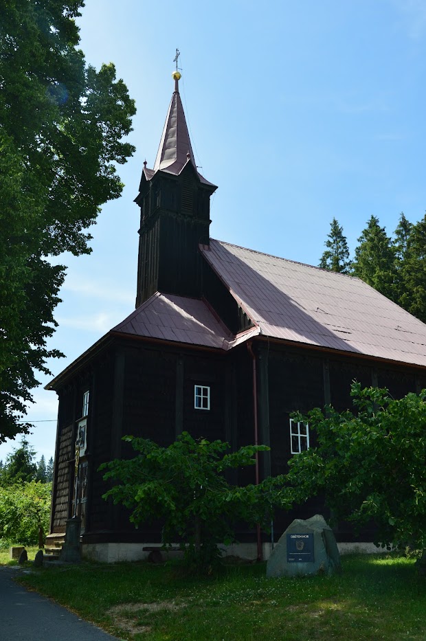 Dřevěný kostel Panny Marie Pomocnice křesťanů