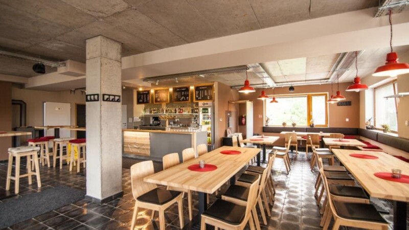 Po medvědích tlapkách: Chata pod Lysou - Restaurace