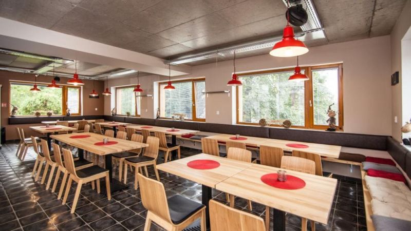 Po medvědích tlapkách: Chata pod Lysou - restaurace Po medvědích tlapkách: Chata pod Lysou - restaurace