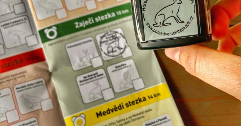 Po medvědích tlapkách, razítka Po medvědích tlapkách, razítka